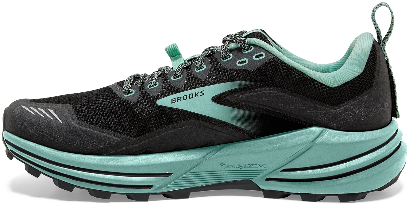 Women's Cascadia 16 (049 - Black/Ebony/Yucca)